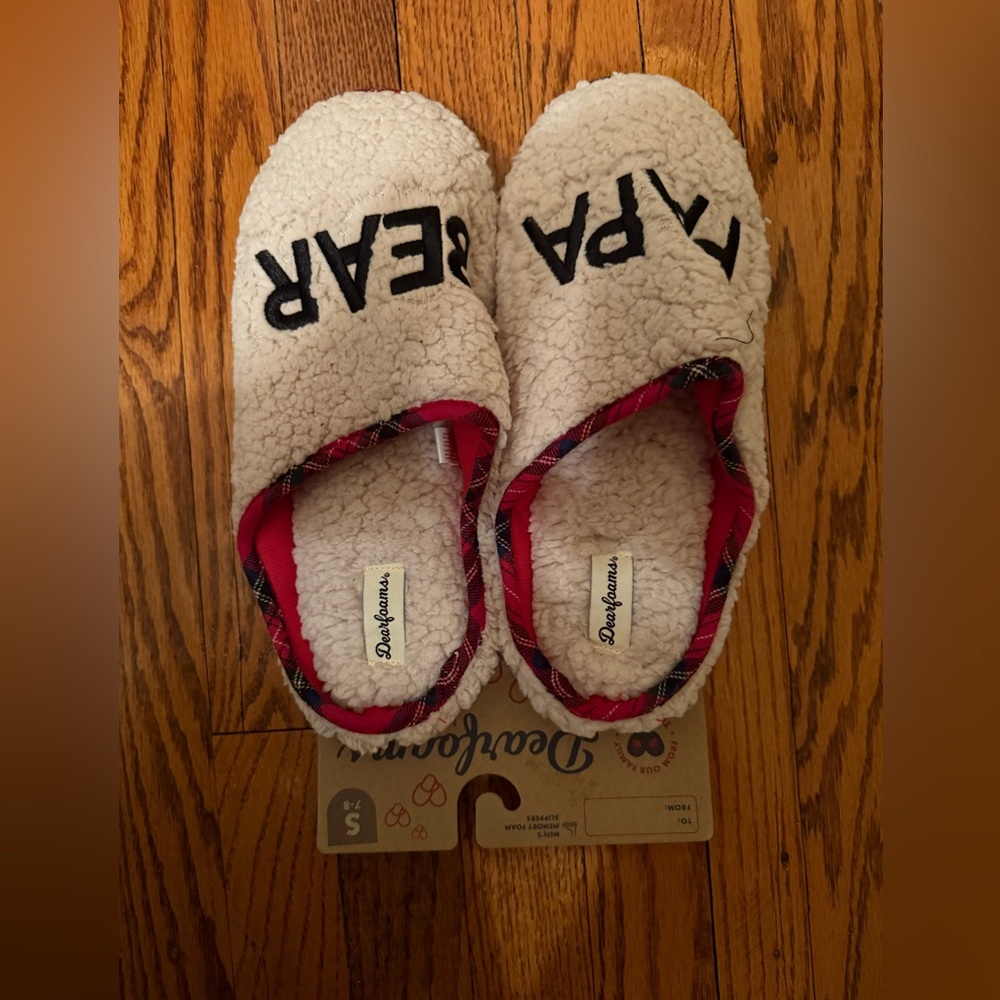 nwt Dearfoams men’s Slippers with Red Plaid Interior